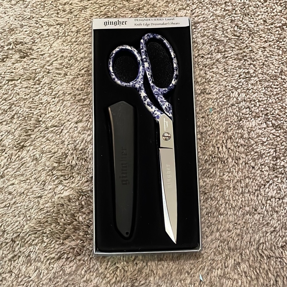 Gingher Designer Series Laurel Knife Edge Dressmaker Shears
